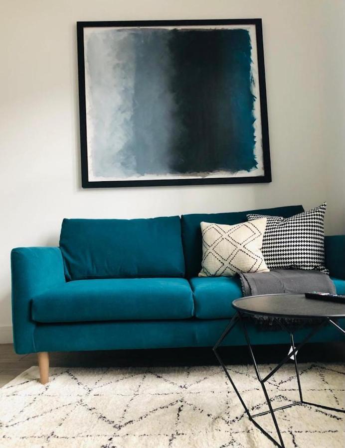 See Our Amazing Score At The Kepties - 5 X Luxurious Serviced Apartments - With Gardens - Fully Equipped - Free Parking - By Orion Short Stays - See Our Other Individual Listings --- This Is For Brand Awareness Only --- アーブロース エクステリア 写真
