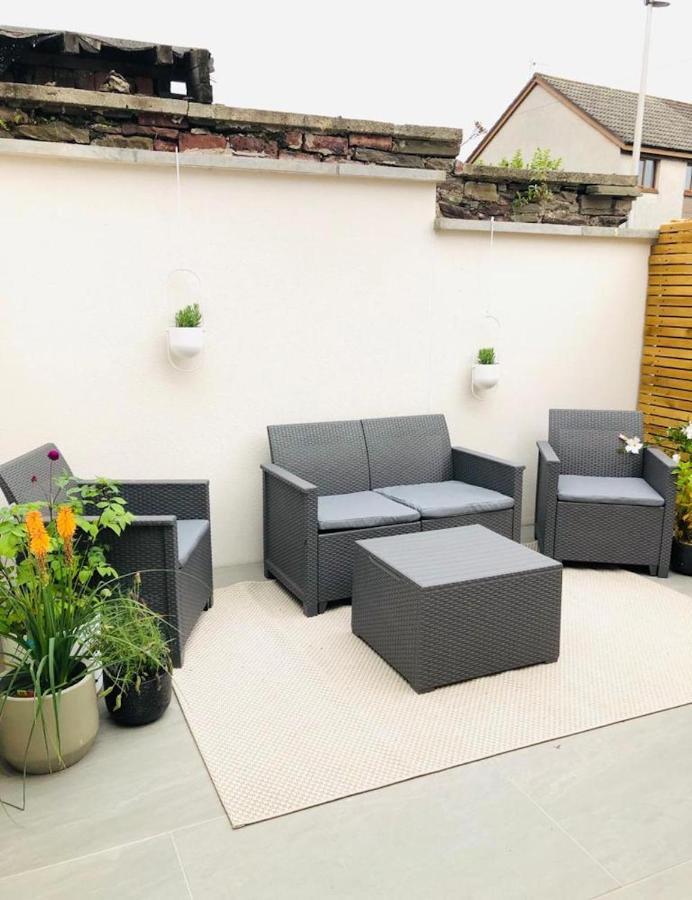 See Our Amazing Score At The Kepties - 5 X Luxurious Serviced Apartments - With Gardens - Fully Equipped - Free Parking - By Orion Short Stays - See Our Other Individual Listings --- This Is For Brand Awareness Only --- アーブロース エクステリア 写真