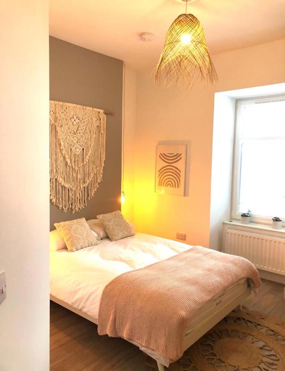 See Our Amazing Score At The Kepties - 5 X Luxurious Serviced Apartments - With Gardens - Fully Equipped - Free Parking - By Orion Short Stays - See Our Other Individual Listings --- This Is For Brand Awareness Only --- アーブロース エクステリア 写真